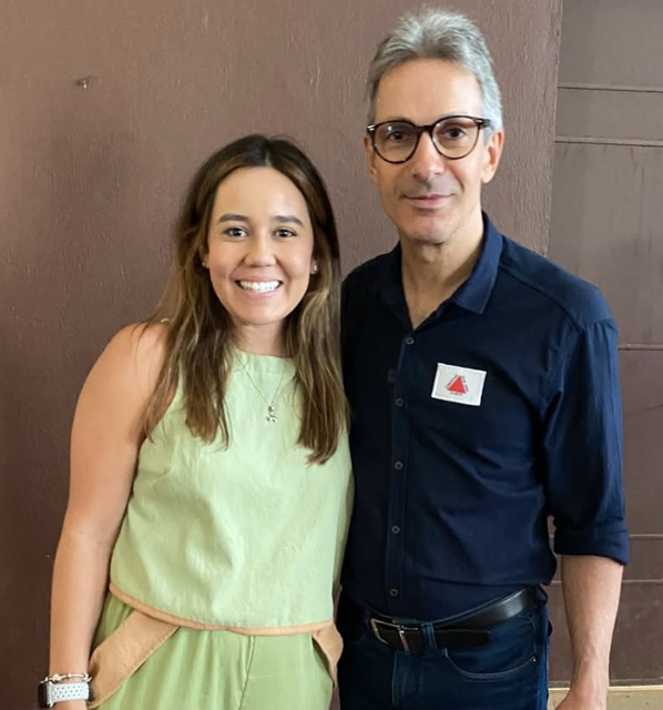 Larissa Dias ao lado de Romeu Zema